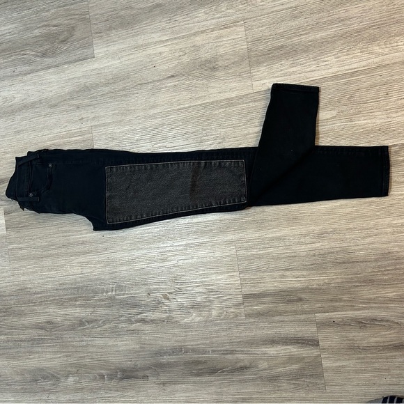 TRUE RELIGION Halle Mid rise super skinny black jeans with patches on thighs. - Picture 10 of 10